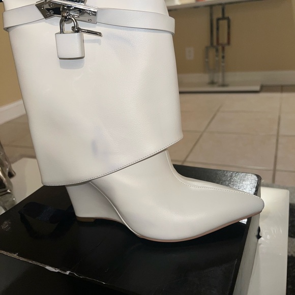 New never worn. Markings due to dust bag. Sold as is. No returns - Picture 6 of 7